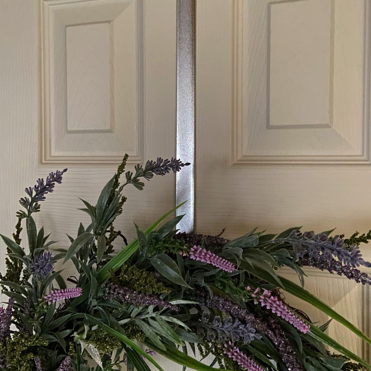 Haute Decor Dual-Sided Wreath Hanger - Glimmering Silver