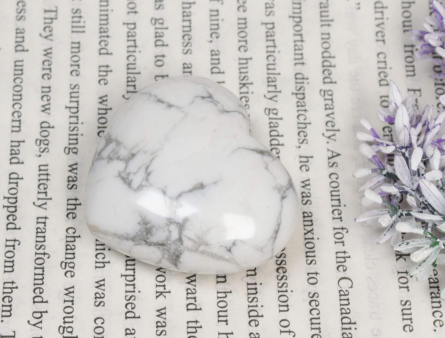 30mm Natural Crystal Quartz Heart Shaped Palm Stone Chakra Balancing