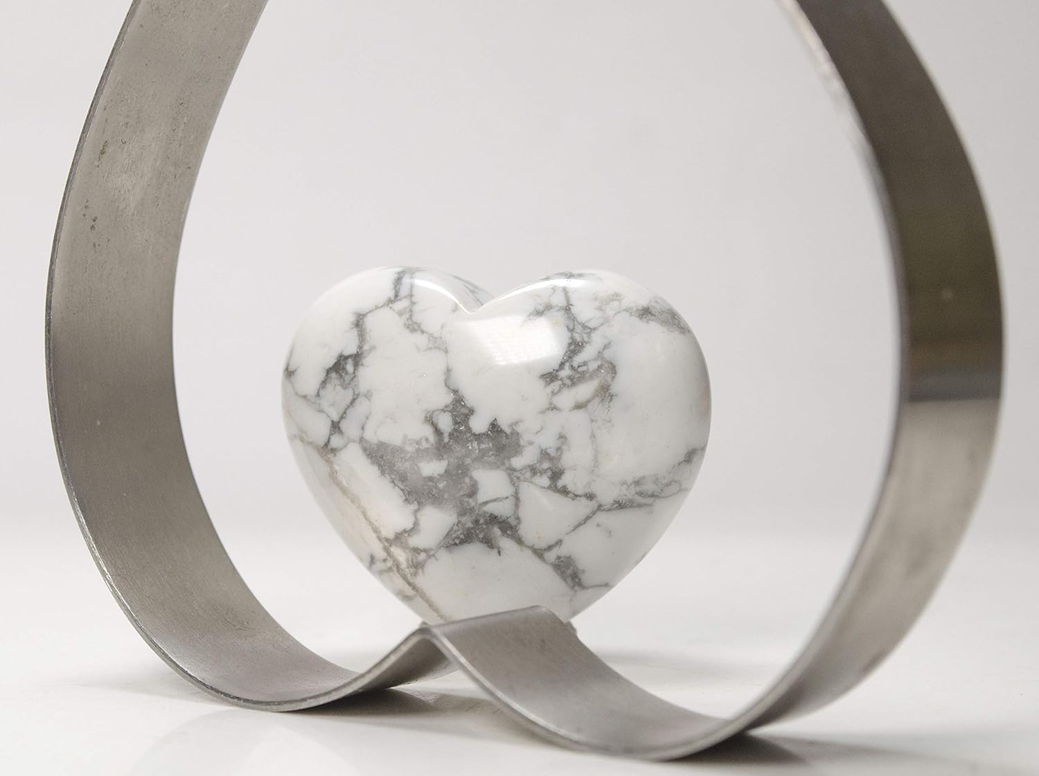 30mm Natural Crystal Quartz Heart Shaped Palm Stone Chakra Balancing