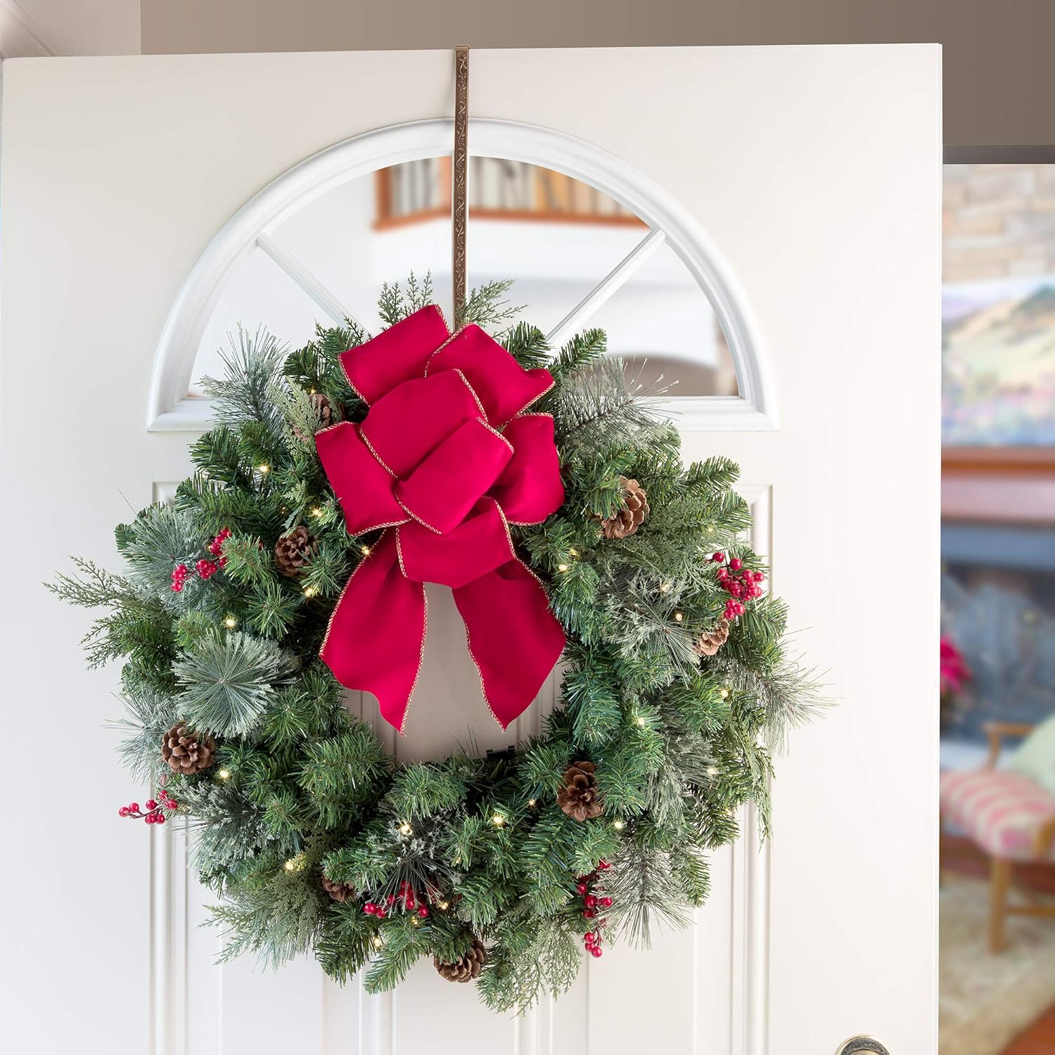 Haute Decor HighProfile Curved Door Wreath Hanger