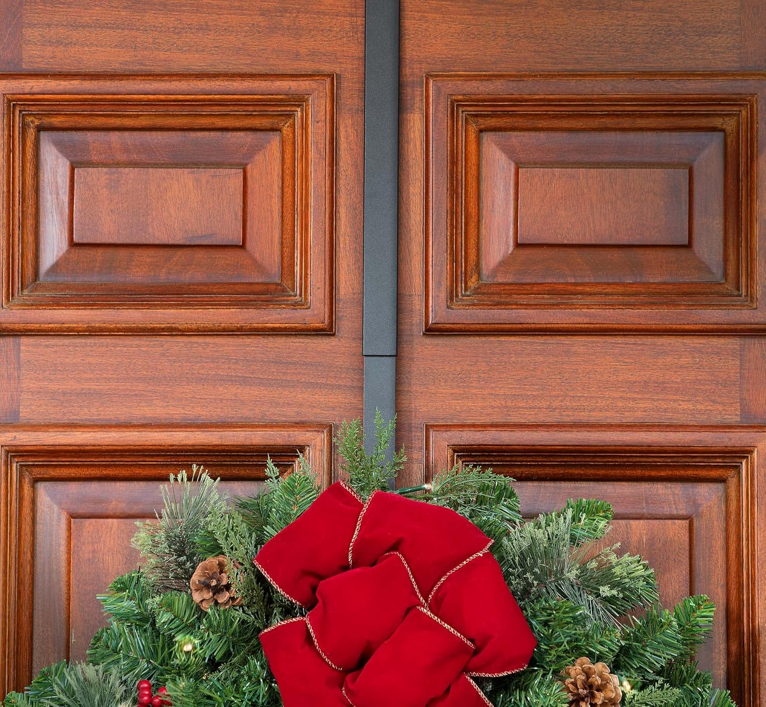 Haute Decor Adjustable Wreath Hanger Matte Black